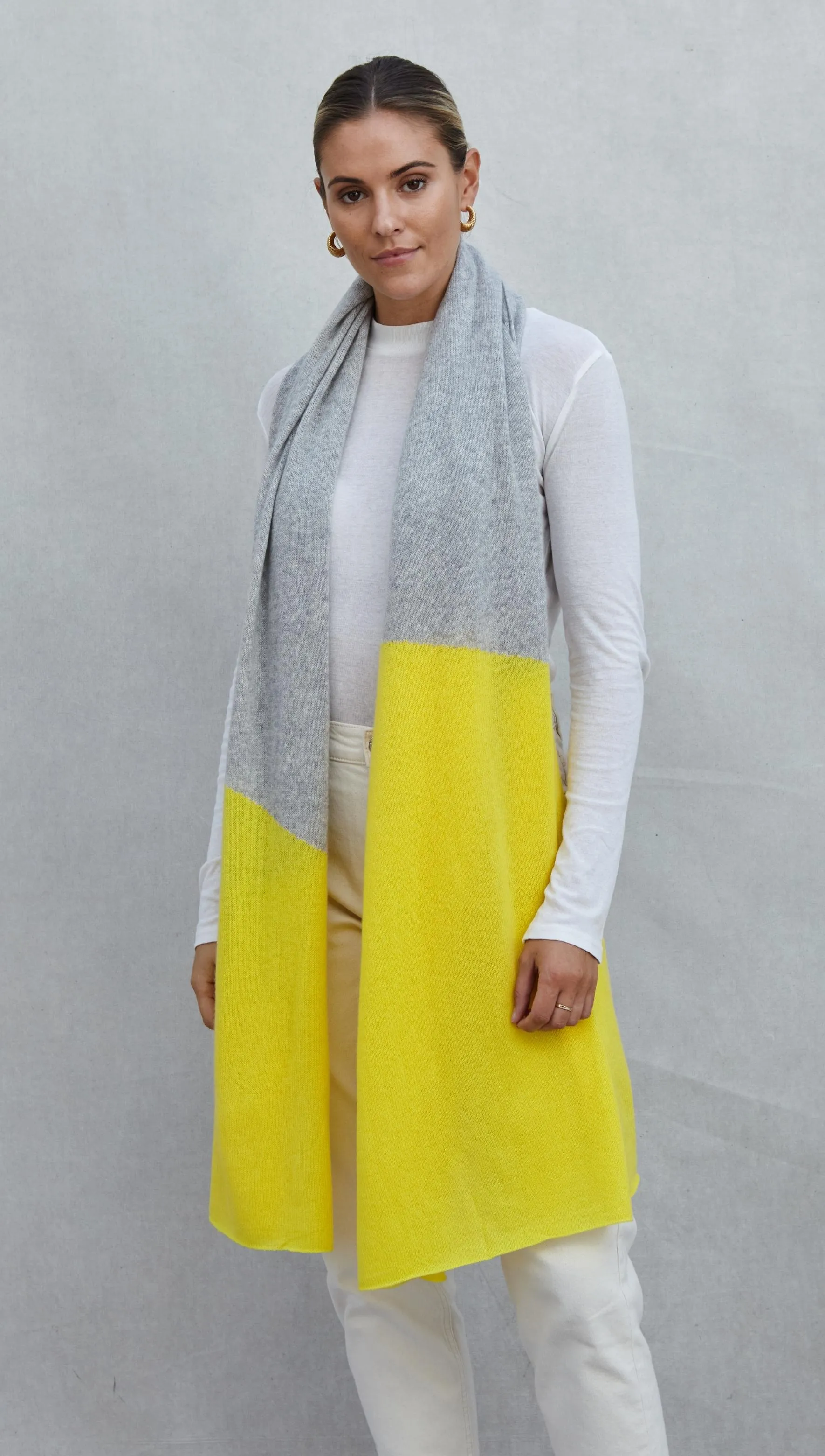 CASHMERE TRAVEL WRAP - LIGHT GREY MELANGE   CANARY
