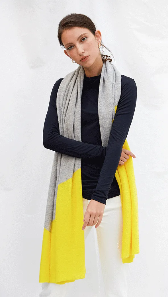 CASHMERE TRAVEL WRAP - LIGHT GREY MELANGE   CANARY